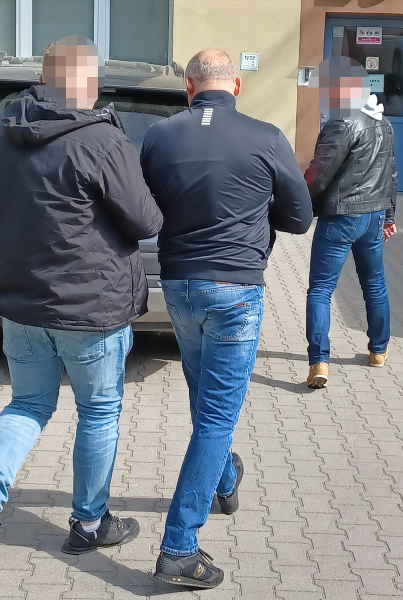 Poszukiwany Listem Gończym Zatrzymany Przez Policjantów - Aktualności ...