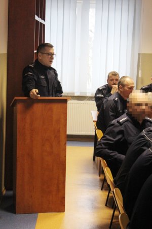 Policjanci na odprawie.