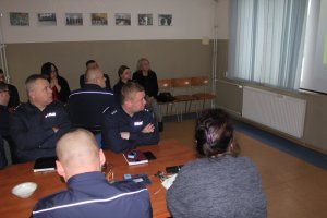 Policjanci na odprawie.