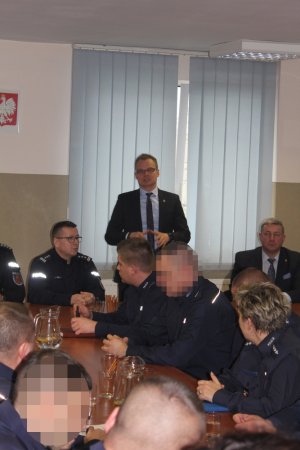 Policjanci na odprawie.