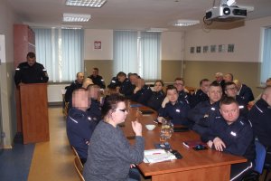 Policjanci na odprawie.