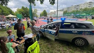 Policjant na pikniku.