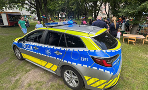 Policjanci na pikniku.