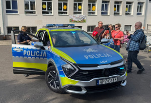 Policjantka na pikniku.