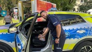 Policjant na pikniku.