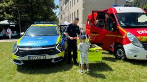 Policjanci na pikniku.