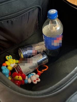 Wózek z zawartością.