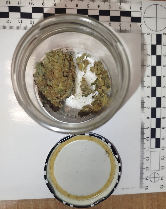 Susz roślinny w słoiku.