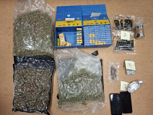 Zabezpieczone różnego rodzaju środki odurzające.