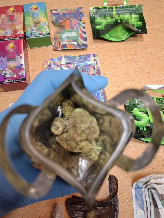 Torebka z suszem roślinnym.