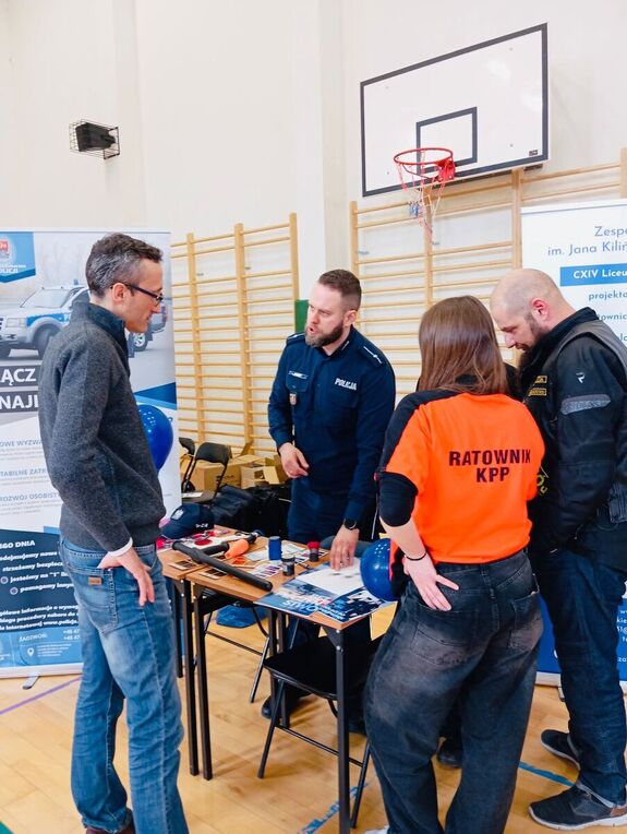 Policjant na targach