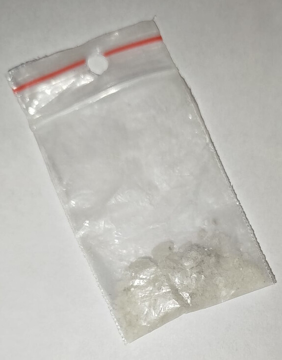 Torebka z białym proszkiem