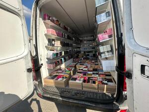 Perfumy w samochodzie.