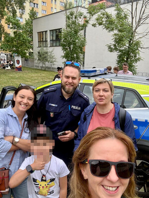 Policjant na pikniku.