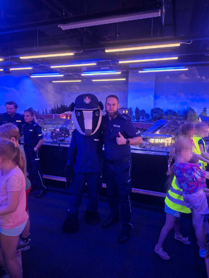 Policjant z Borsukiem.