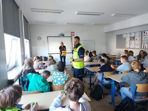 Zajęcia funkcjonariuszy w klasie